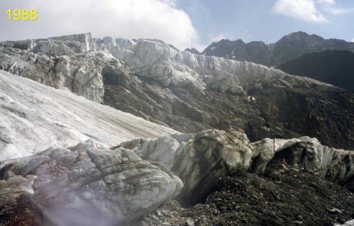 Die allmählich zurückschmelzenden Reste der "Vernagtzehe", die auf der Schwarzwandzunge abgelagerten Eismassen des Sexenjochstroms